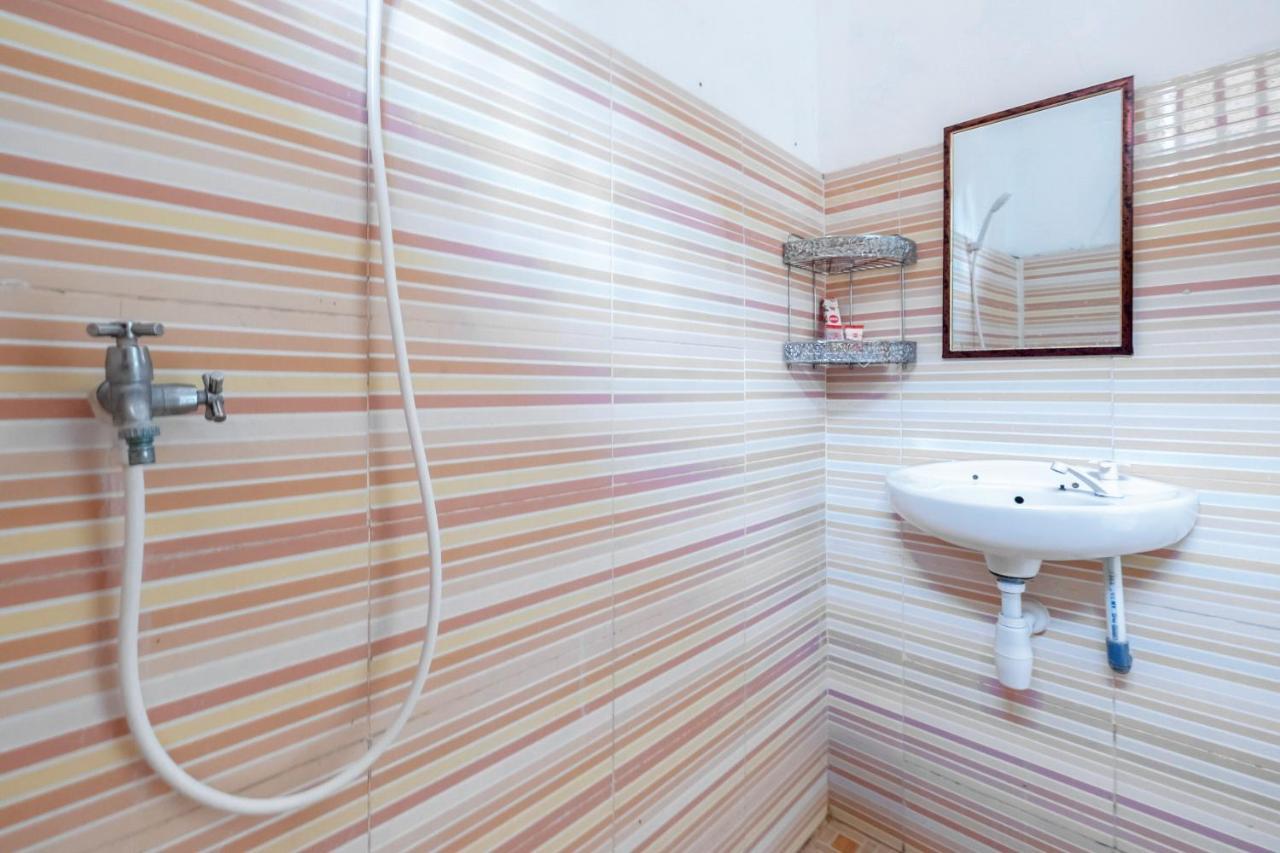 Oyo 1259 Kuta Garden Homestay Экстерьер фото