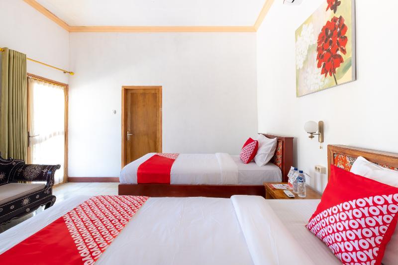 Oyo 1259 Kuta Garden Homestay Экстерьер фото