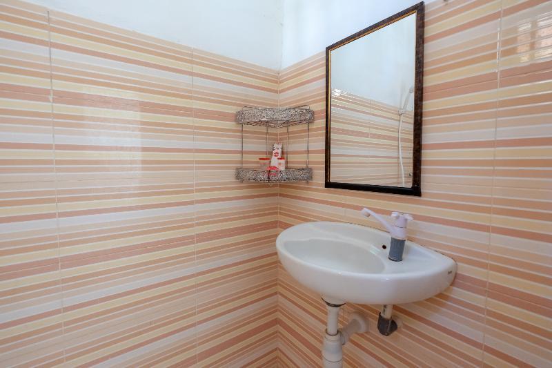 Oyo 1259 Kuta Garden Homestay Экстерьер фото